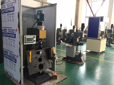 管道葛蘭專用旋鉚機(jī)